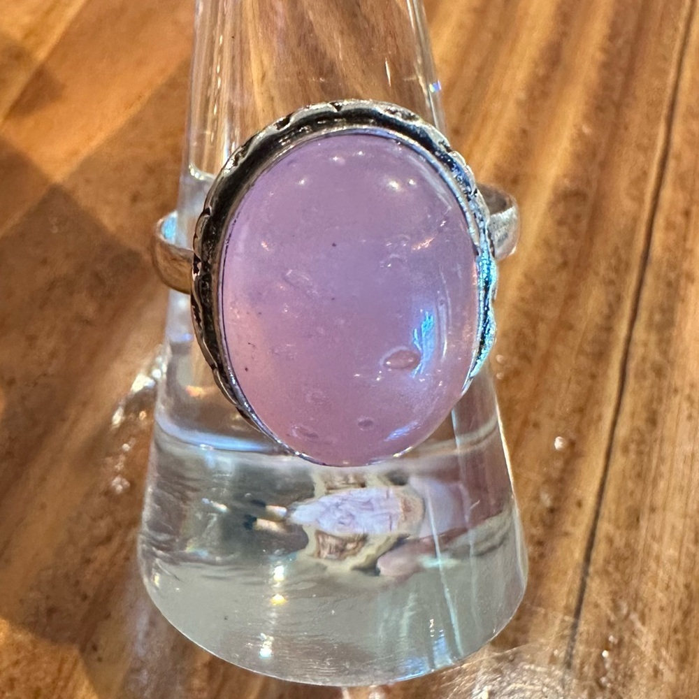 2117 Elegant Silver and Pink Stone Ring